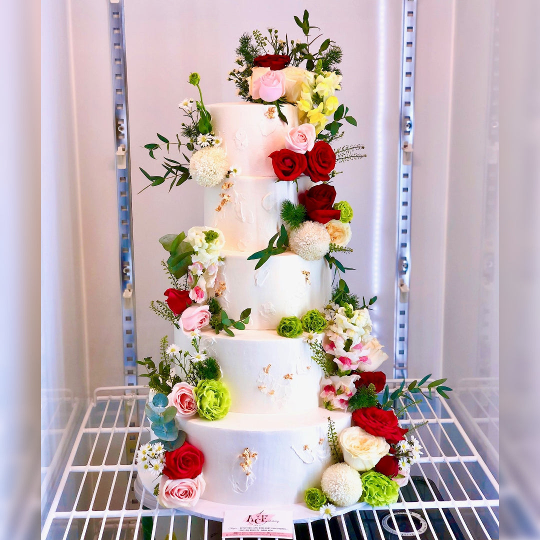 Bánh kem 2 tầng hoa đẹp - Uyen's Cake Quận 8